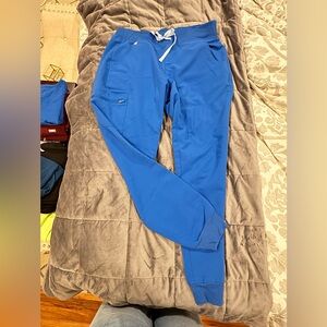 Figs’ Zamora scrub pant,  Vibrant Blue Jogger style, good condition, M